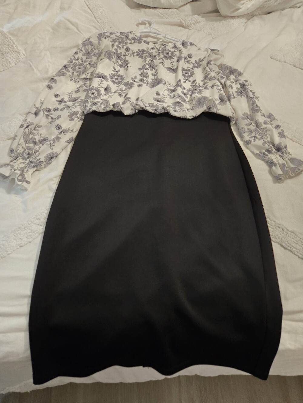 Suzy Shier Classic Black Pencil Skirt - Sleek Women's Workwear